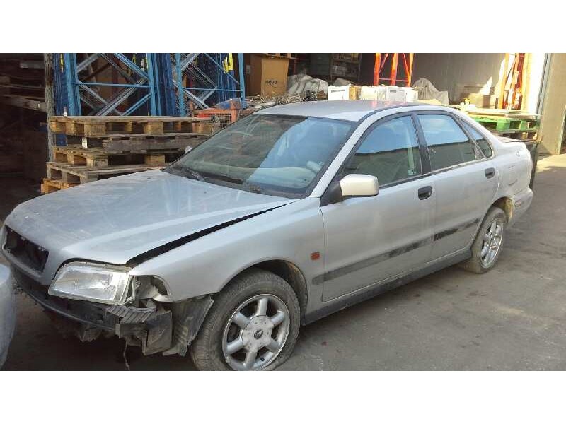 volvo s40 berlina del año 1997