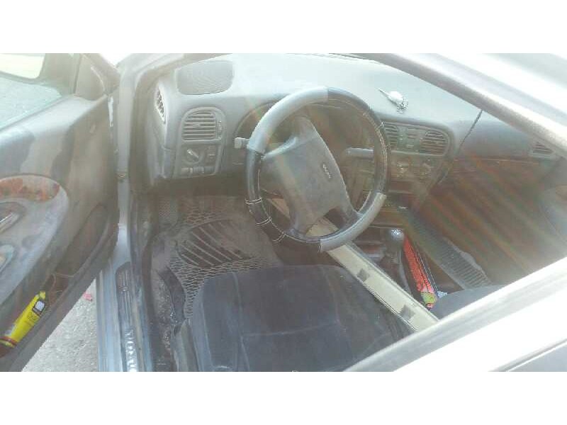 volvo s40 berlina del año 1997