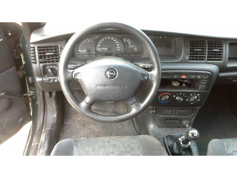 opel vectra b berlina del año 1998