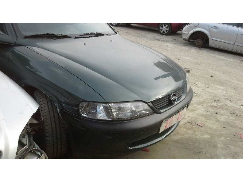 opel vectra b berlina del año 1998