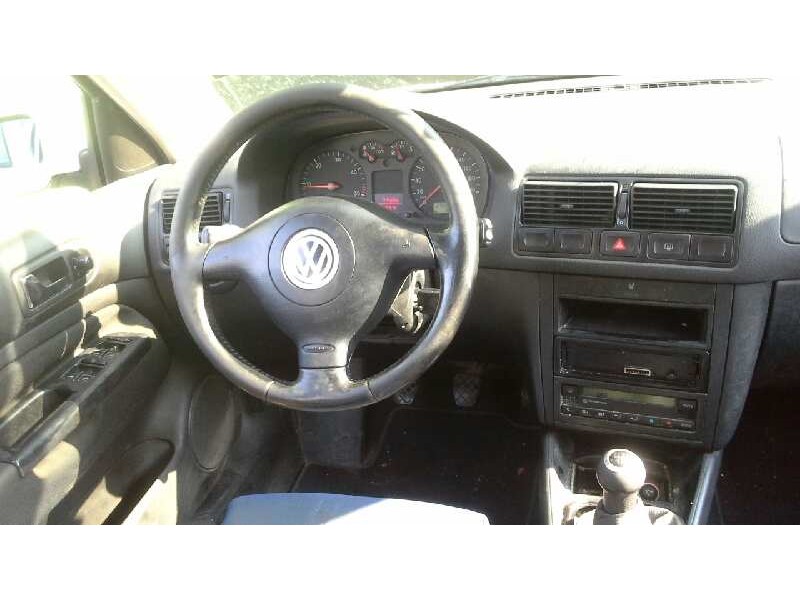 volkswagen golf iv berlina (1j1) del año 2000