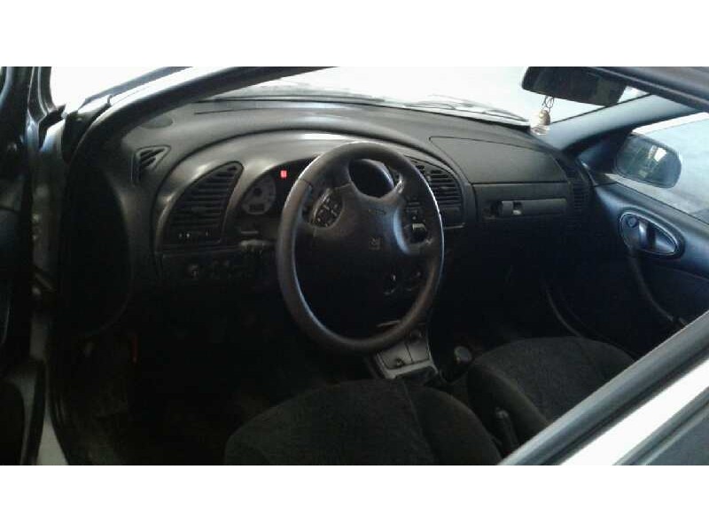 citroën xsara berlina del año 1999