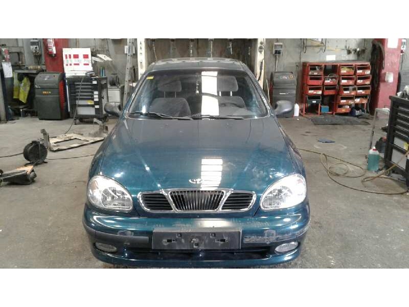 daewoo lanos del año 2000