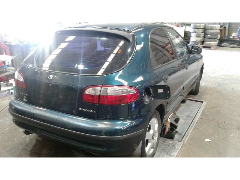 daewoo lanos del año 2000