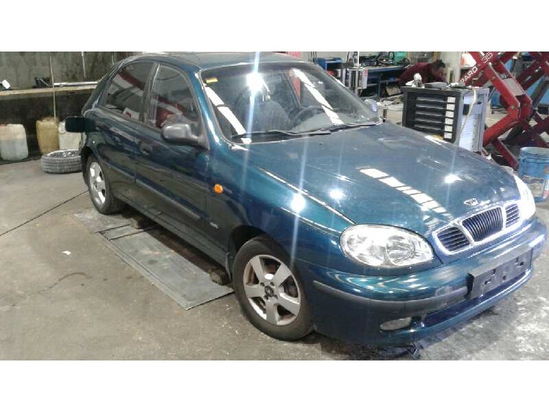 daewoo lanos del año 2000