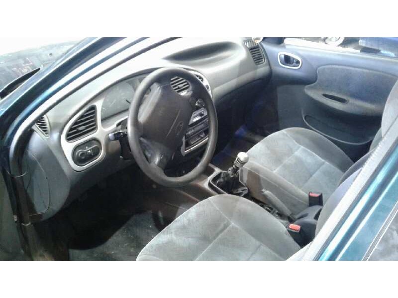 daewoo lanos del año 2000