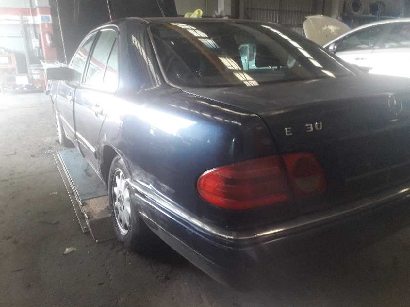 mercedes-benz clase e (w210) berlina del año 1997