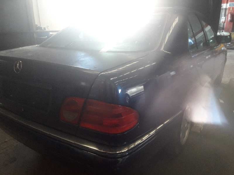 mercedes-benz clase e (w210) berlina del año 1997