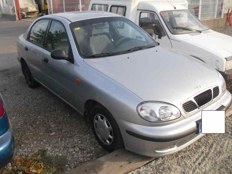 daewoo lanos del año 2000