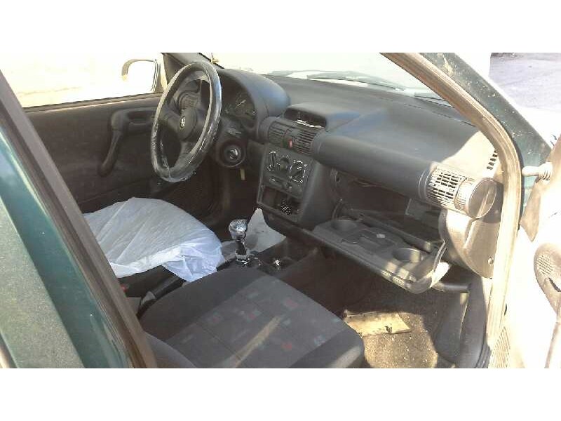 opel corsa b del año 1998