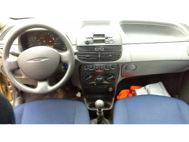fiat punto berlina (188) del año 2000