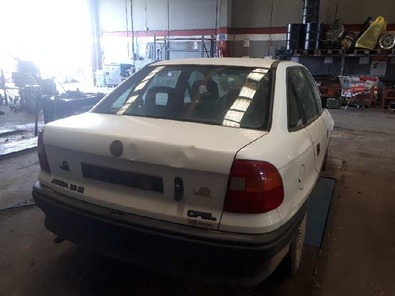 opel astra f berlina del año 1994