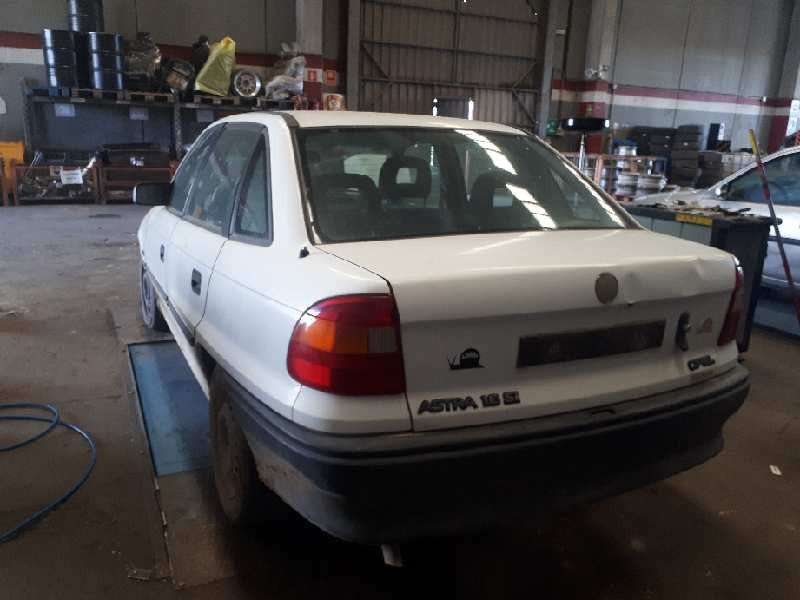 opel astra f berlina del año 1994