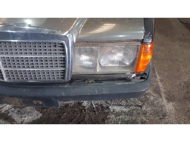 mercedes-benz clase c (w201) berlina del año 1988