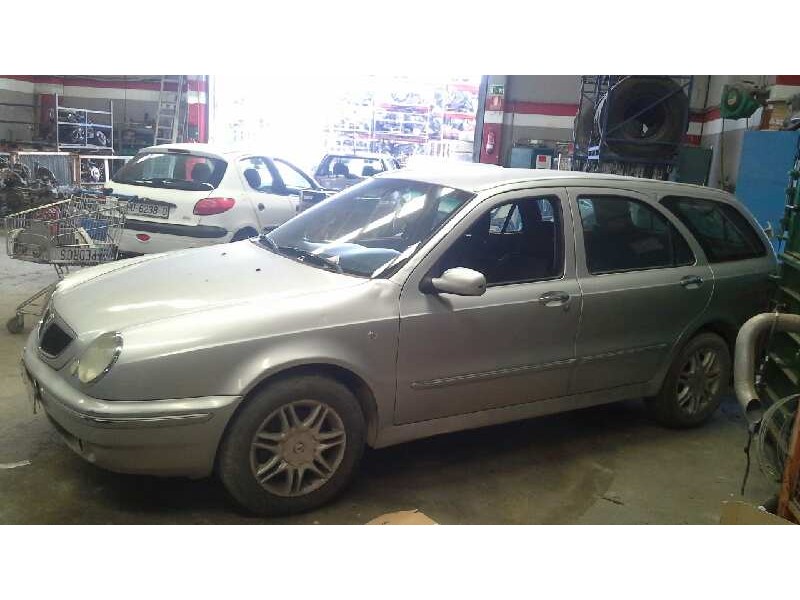 lancia lybra station wagon del año 2000