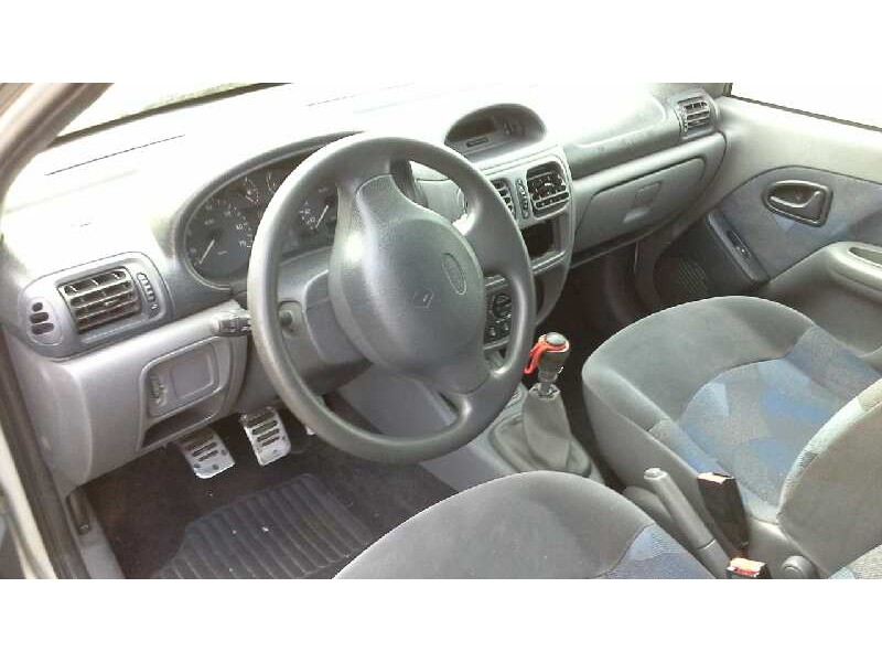 renault clio ii fase i (b/cbo) del año 2000