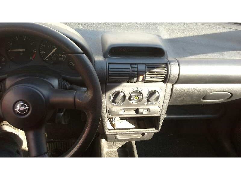 opel corsa b del año 1998