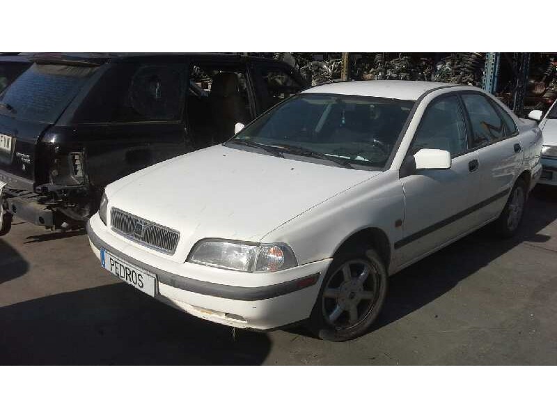 volvo s40 berlina del año 1997