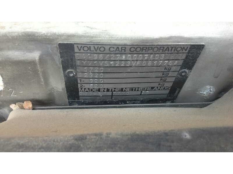 volvo s40 berlina del año 1997