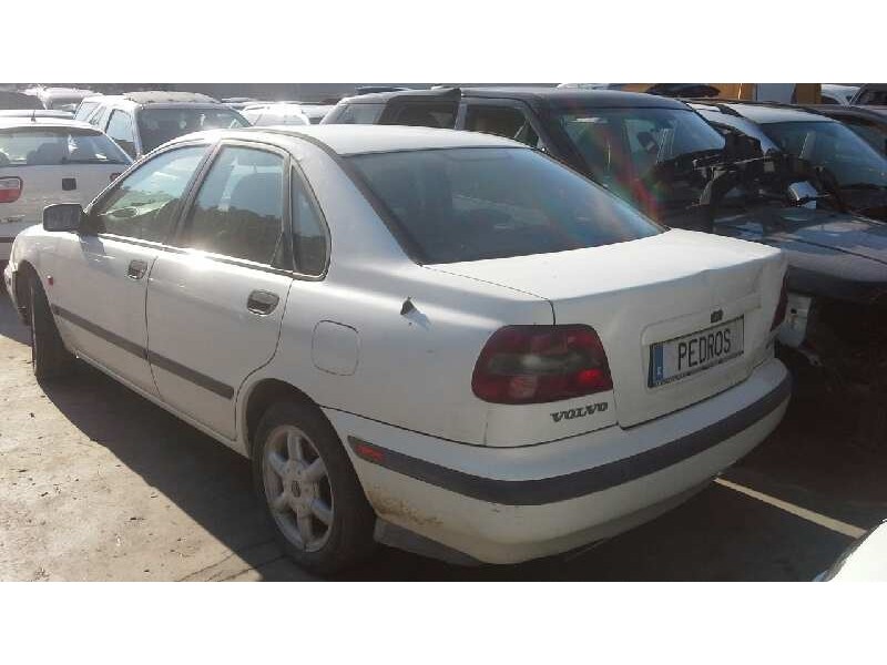 volvo s40 berlina del año 1997