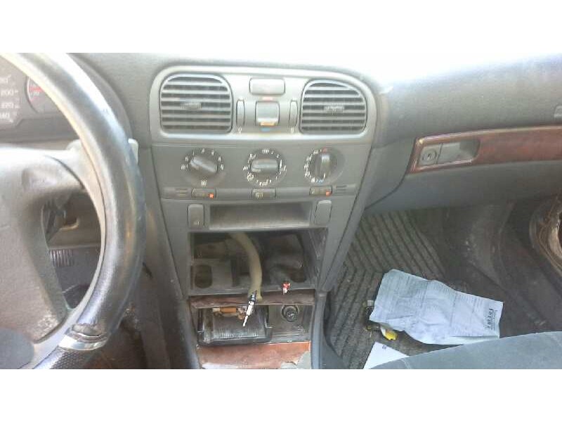 volvo s40 berlina del año 1997