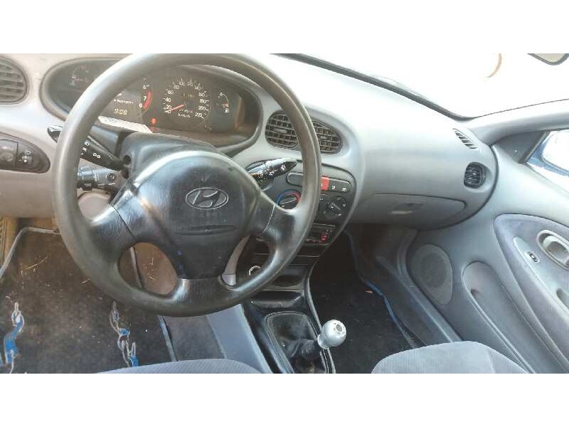 hyundai lantra berlina (rd) del año 1999