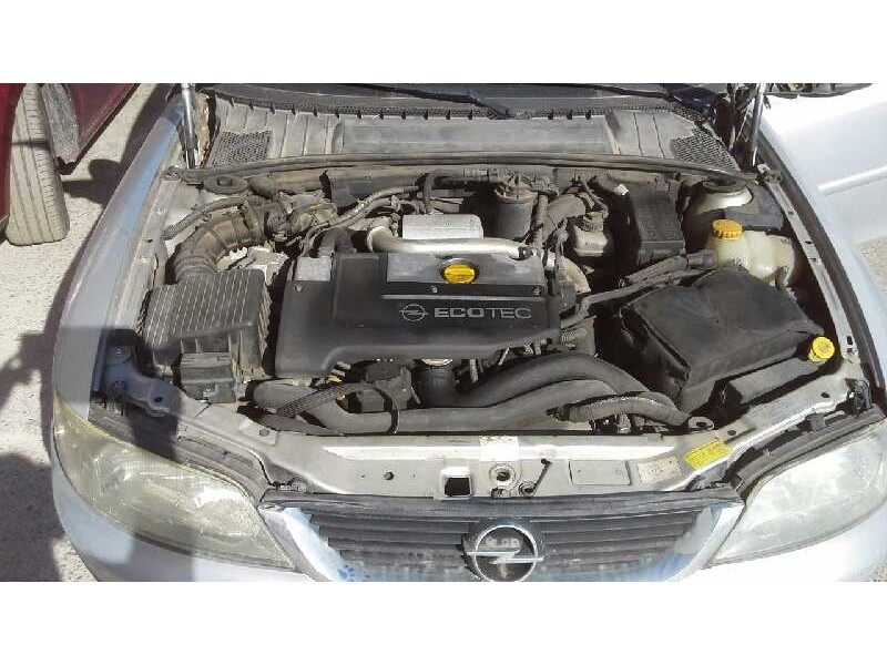 opel vectra b berlina del año 1999