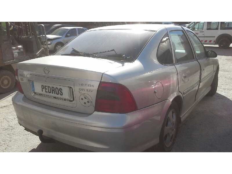opel vectra b berlina del año 1999