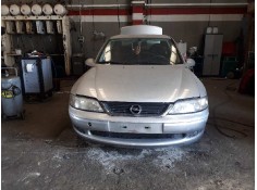 opel vectra b berlina del año 2000