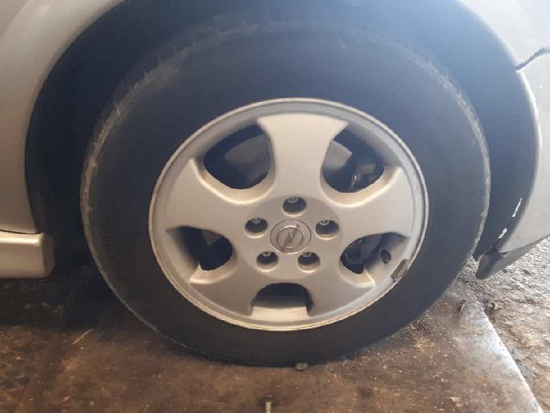 opel vectra b berlina del año 2000