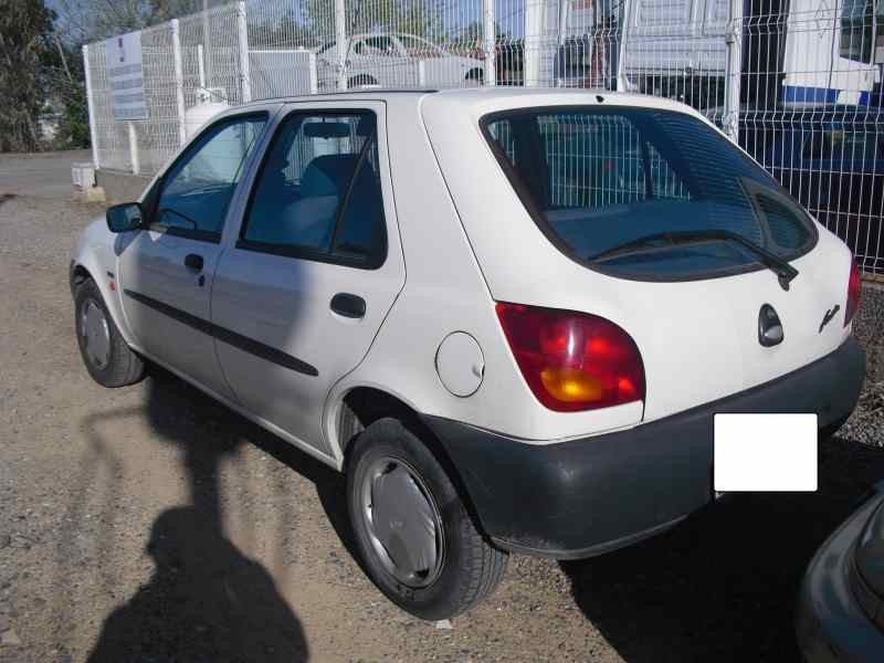 ford fiesta berlina del año 1995