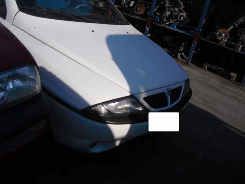 lancia lancia y del año 2000