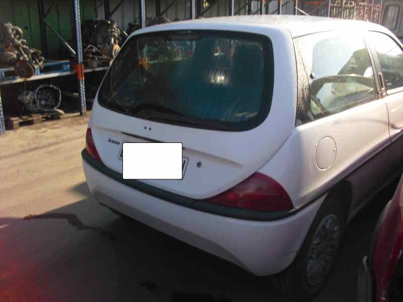 lancia lancia y del año 2000