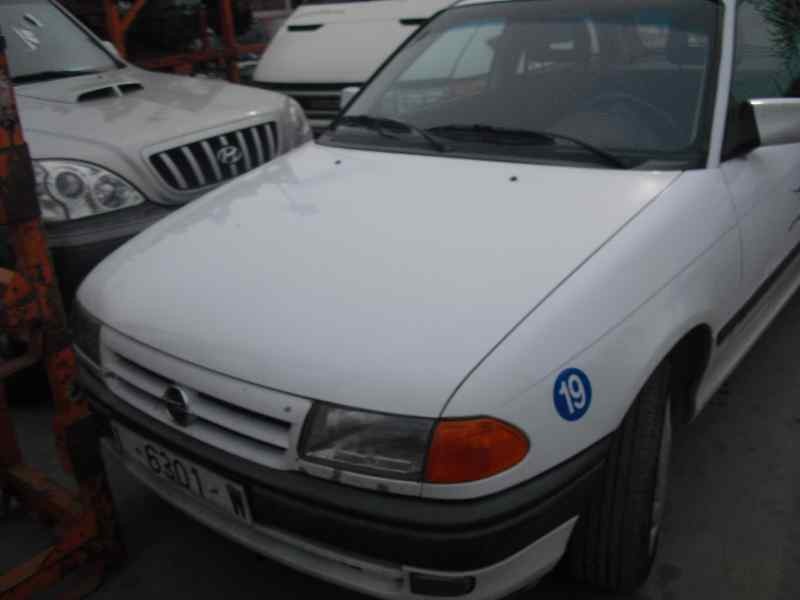 opel astra f berlina del año 1992
