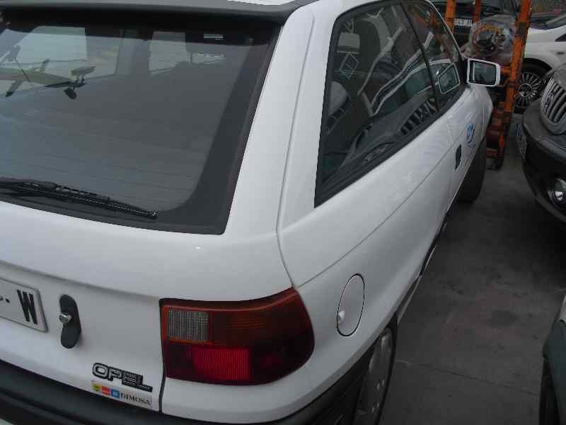 opel astra f berlina del año 1992
