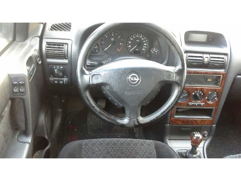 opel astra g berlina del año 1999