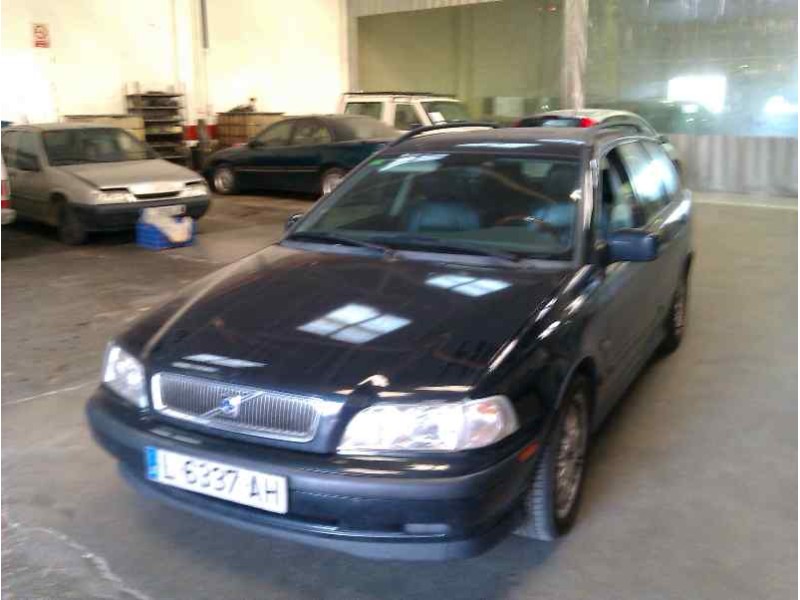 volvo v40 familiar del año 1997