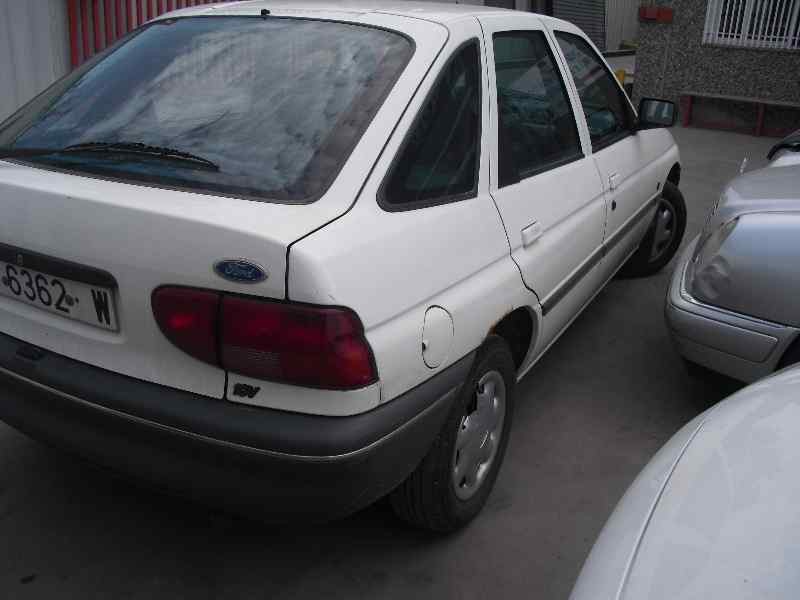 ford escort berlina/turnier del año 1993