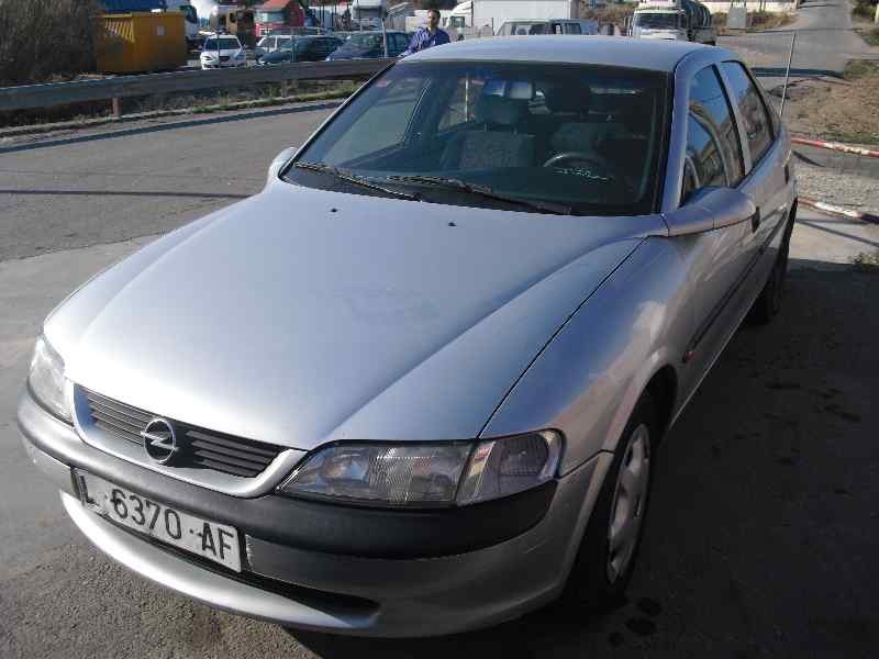 opel vectra b berlina del año 1999
