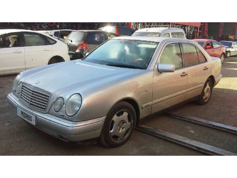 mercedes-benz clase e (w210) berlina del año 1996