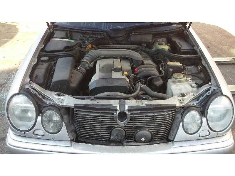 mercedes-benz clase e (w210) berlina del año 1996