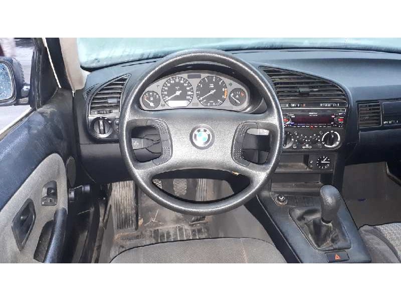 bmw serie 3 berlina (e36) del año 1992