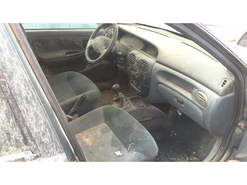 renault megane i berlina hatchback (ba0) del año 1997