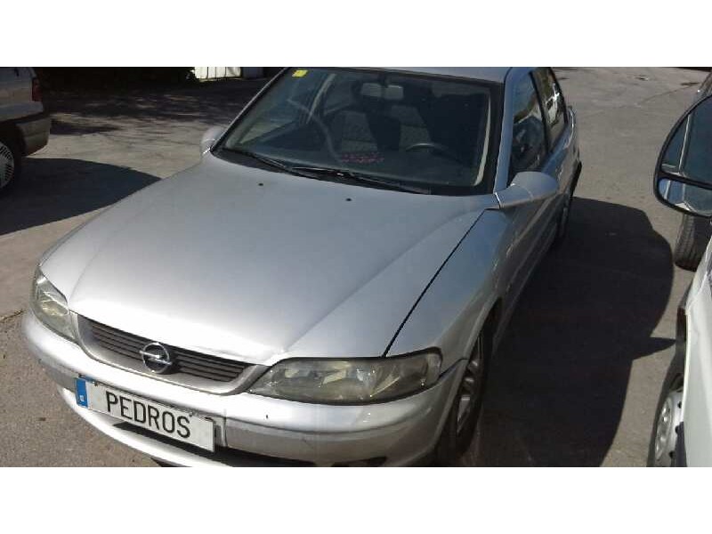opel vectra b berlina del año 1999