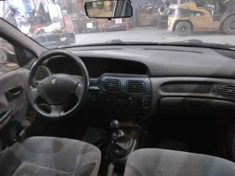 renault megane i fase 2 berlina (ba0) del año 1999