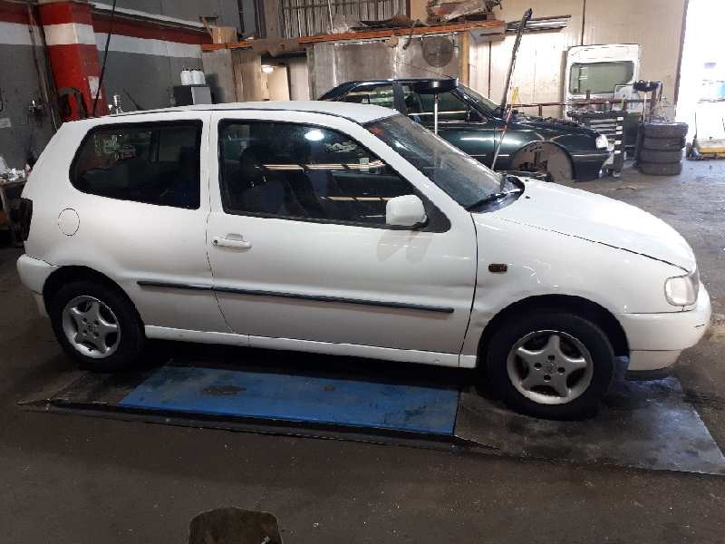 volkswagen polo berlina (6n1) del año 1997