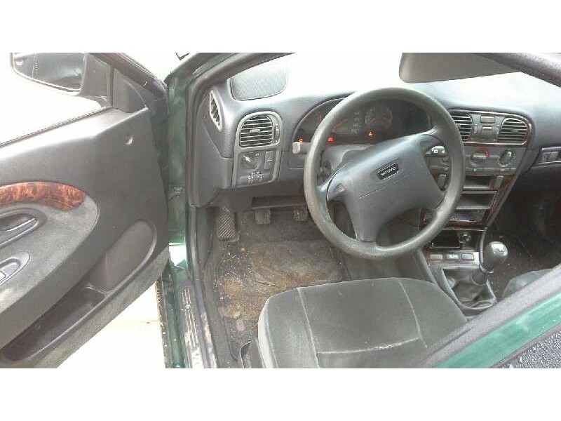 volvo v40 familiar del año 1998