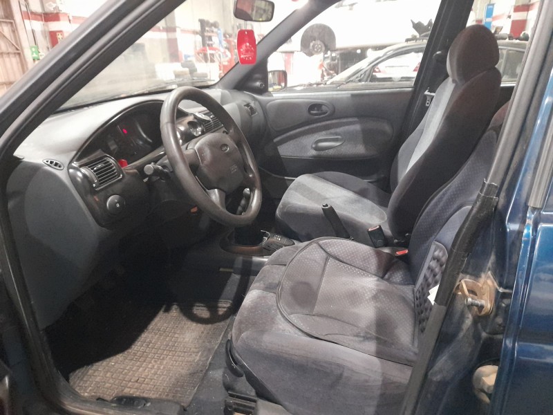 ford escort berlina del año 1995