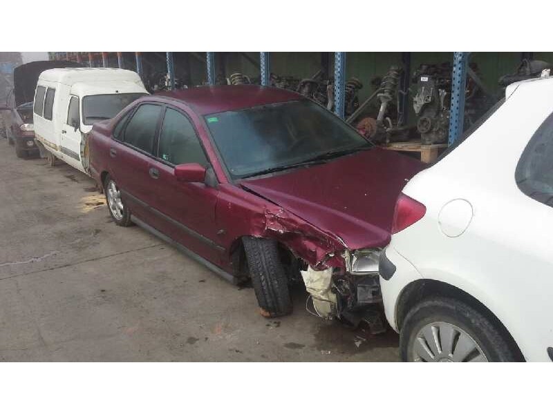 volvo s40 berlina del año 1997