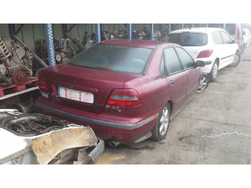 volvo s40 berlina del año 1997